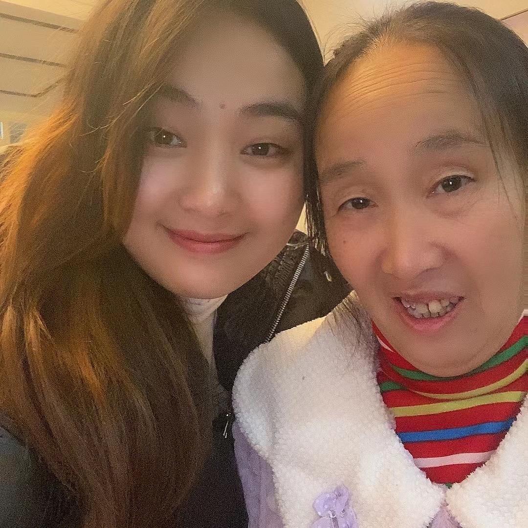 我和妈妈的日常（秀秀）