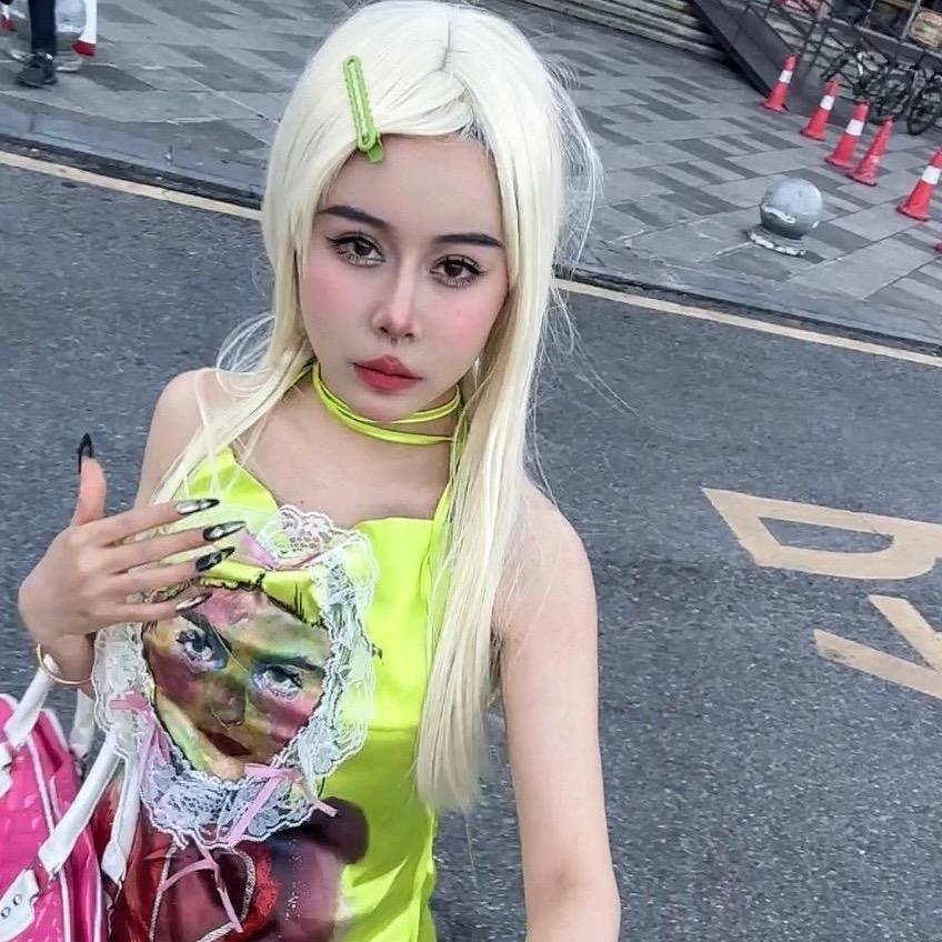 王春梅。