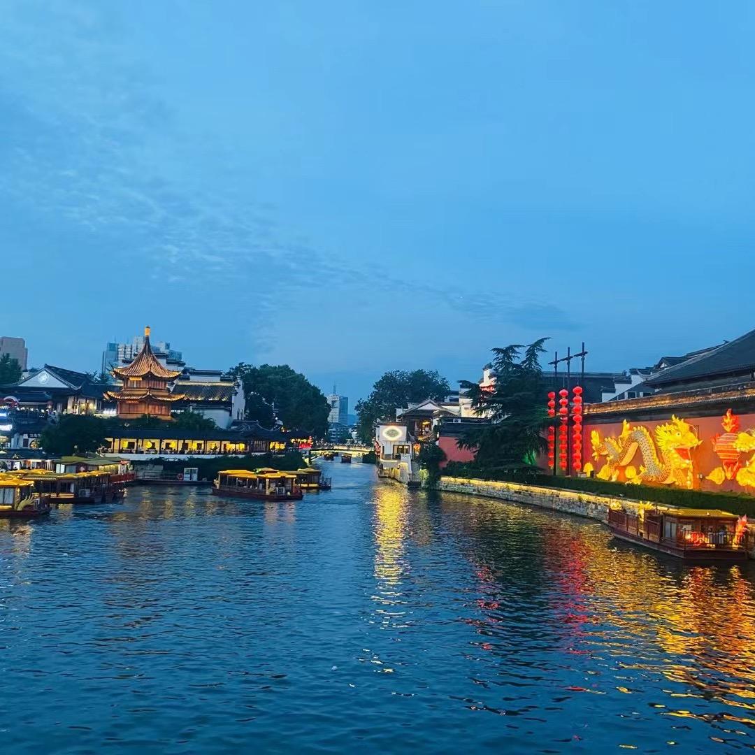 阅山河