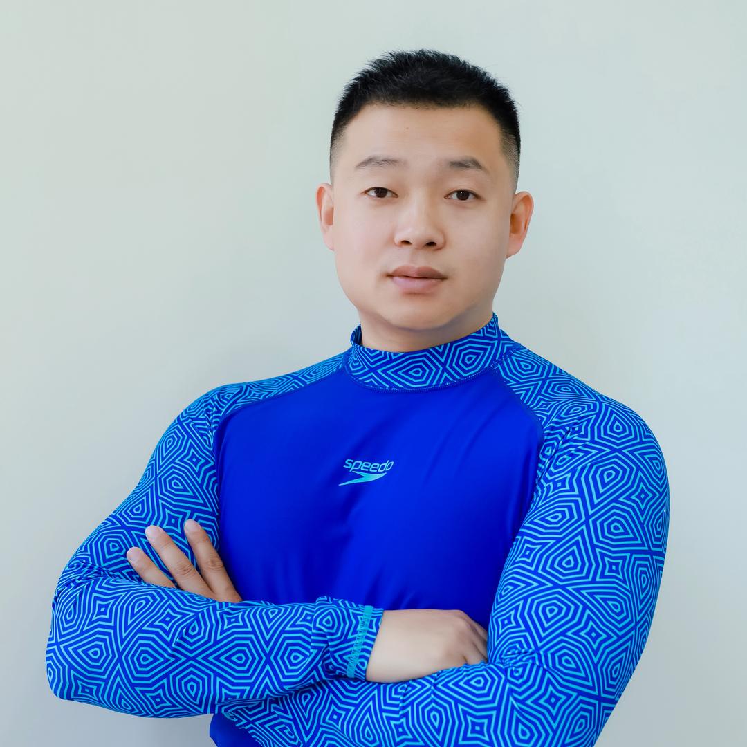 梅河游泳贺鹏教练√