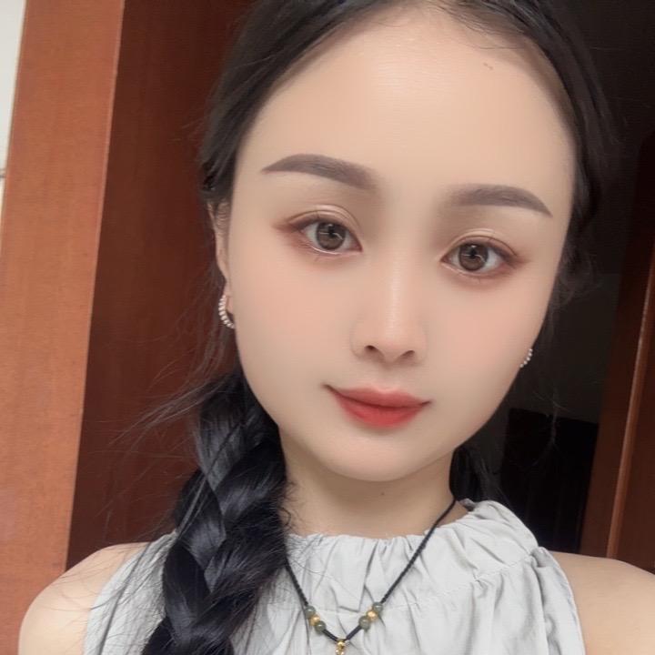 依依