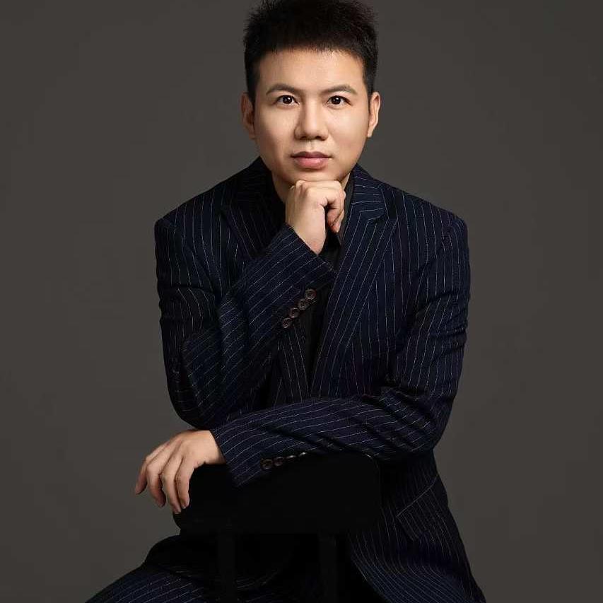 藁城烫发天花板•彭老师