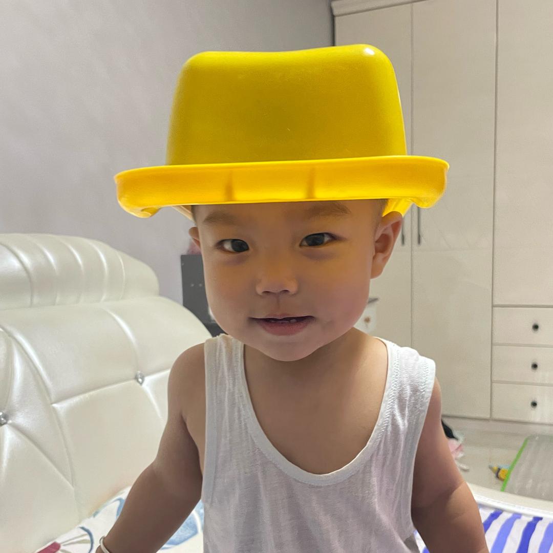 一尘不染的亦晨哥