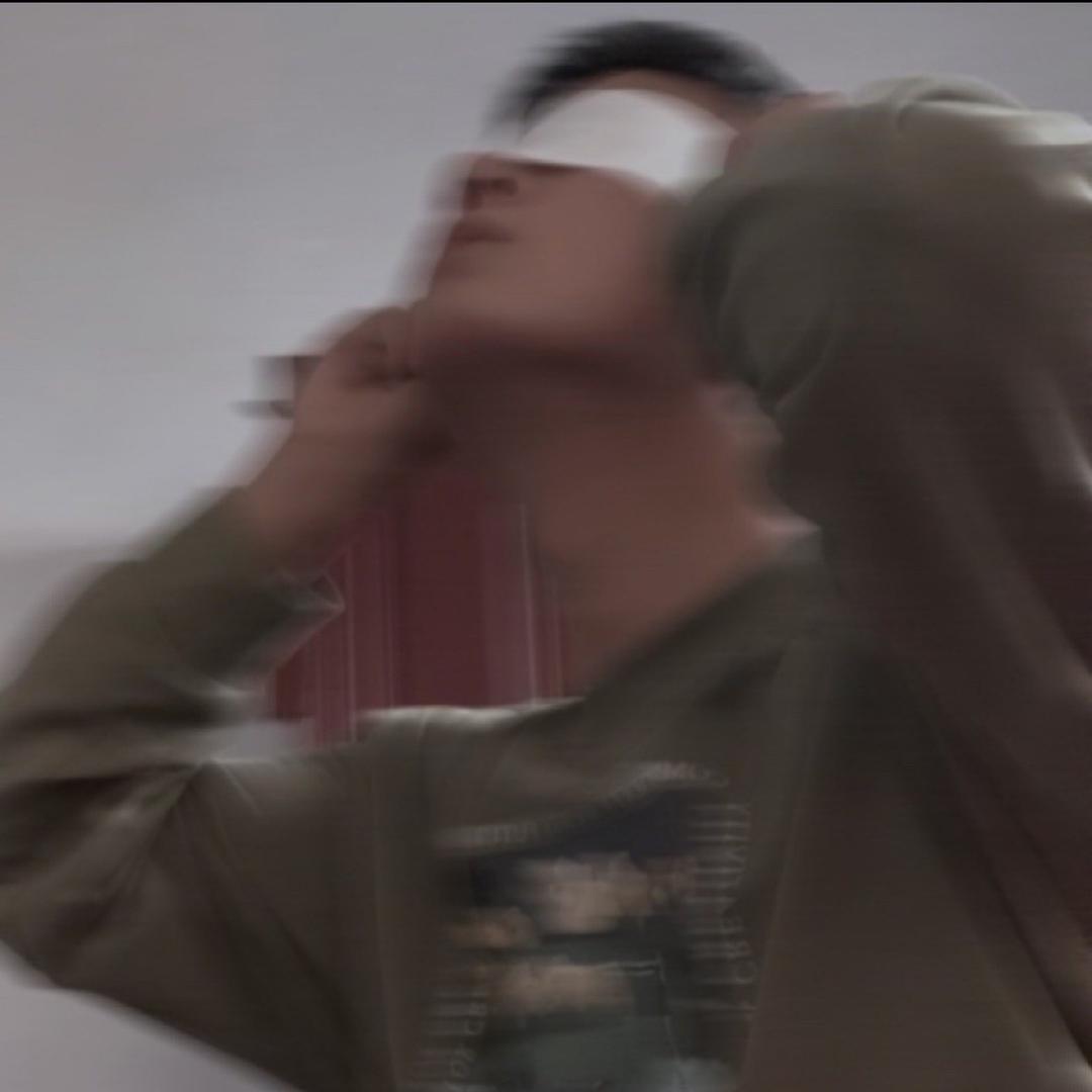 如来佛祖手持生日蛋糕霸占刚果盆地