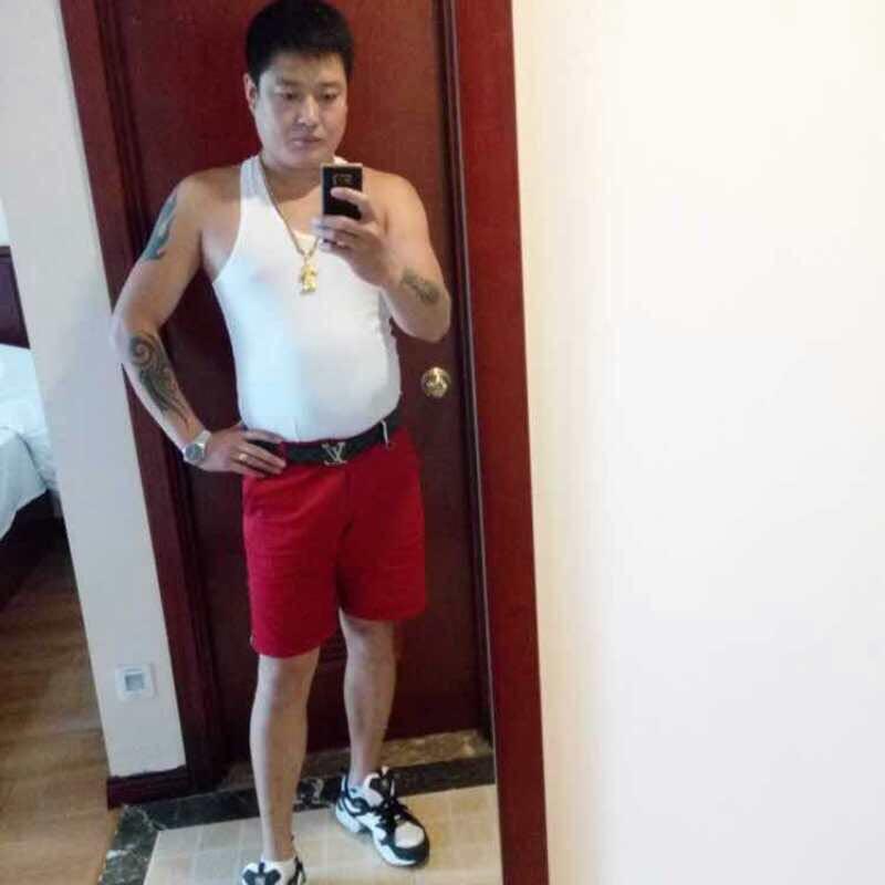 八 哥