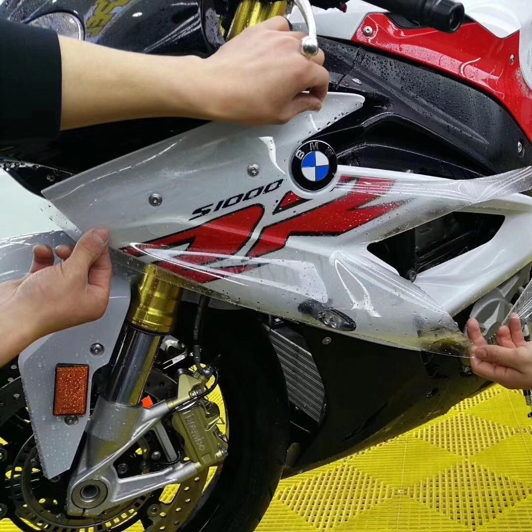 赤峰诣鑫汽车贴膜店