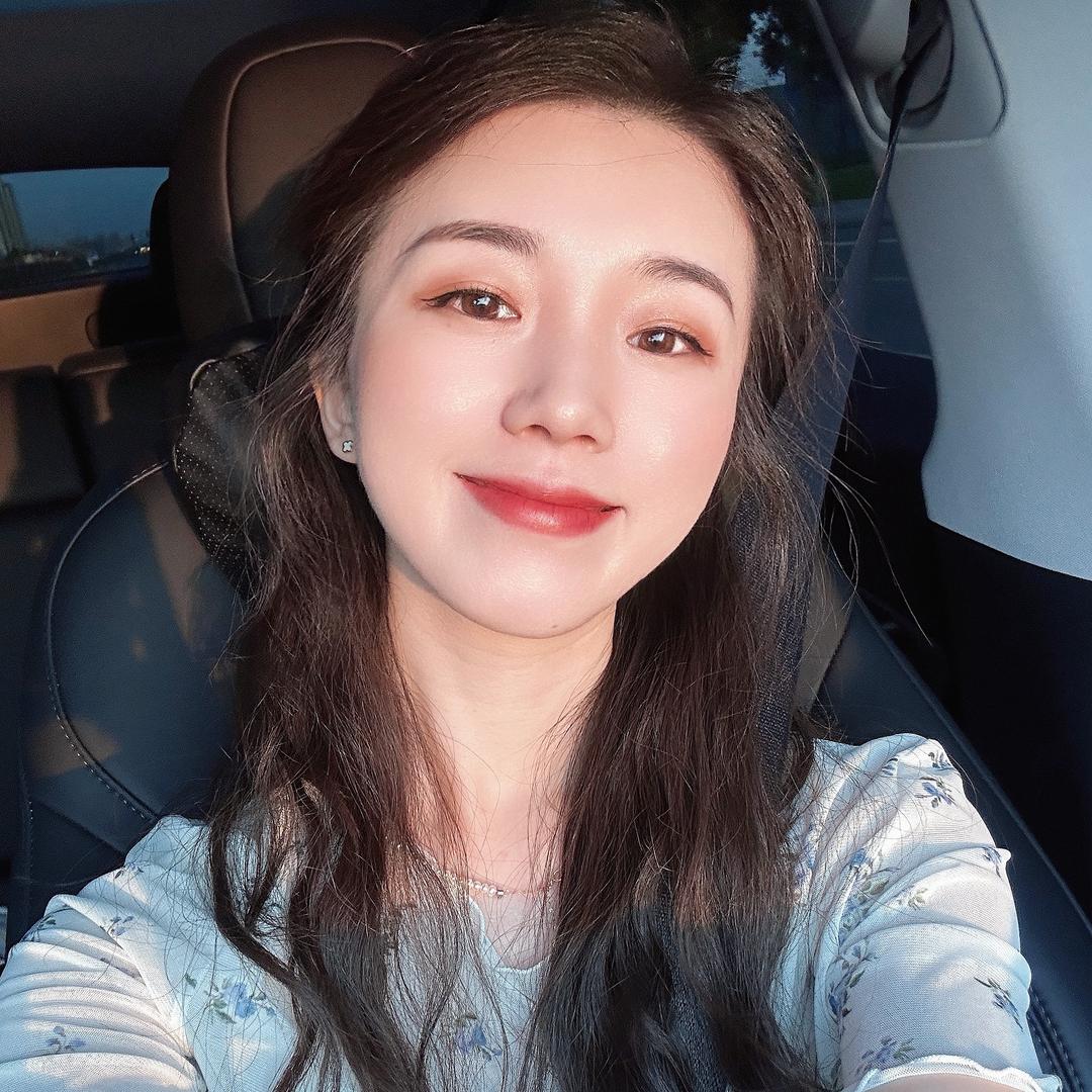 爱漂亮的小吕