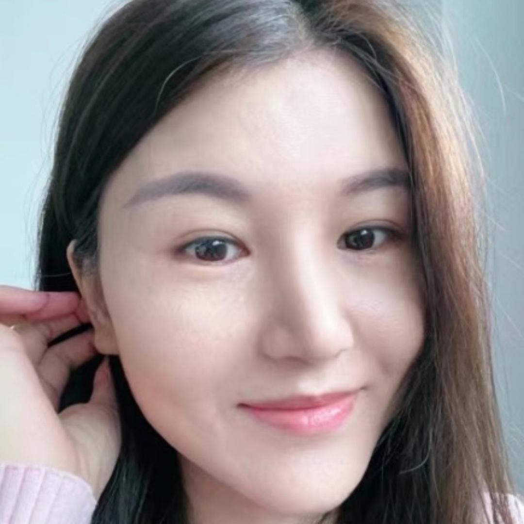 地摊小姐姐