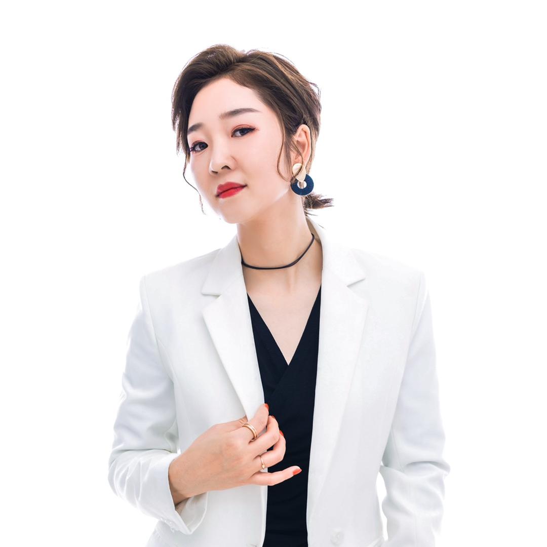 小双在剪发