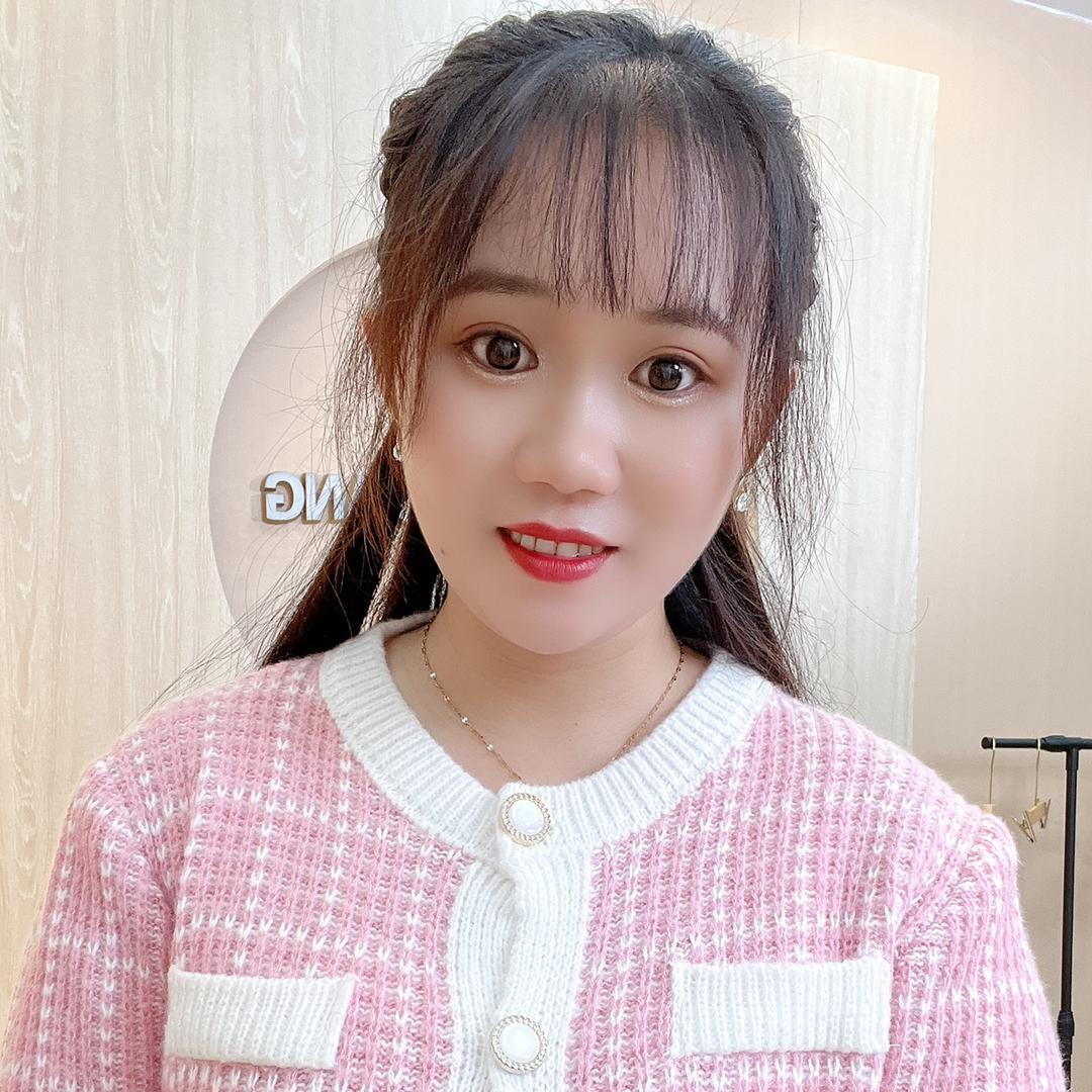 莅莅大码穿搭