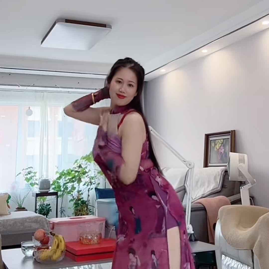 菏花，🌙☀️