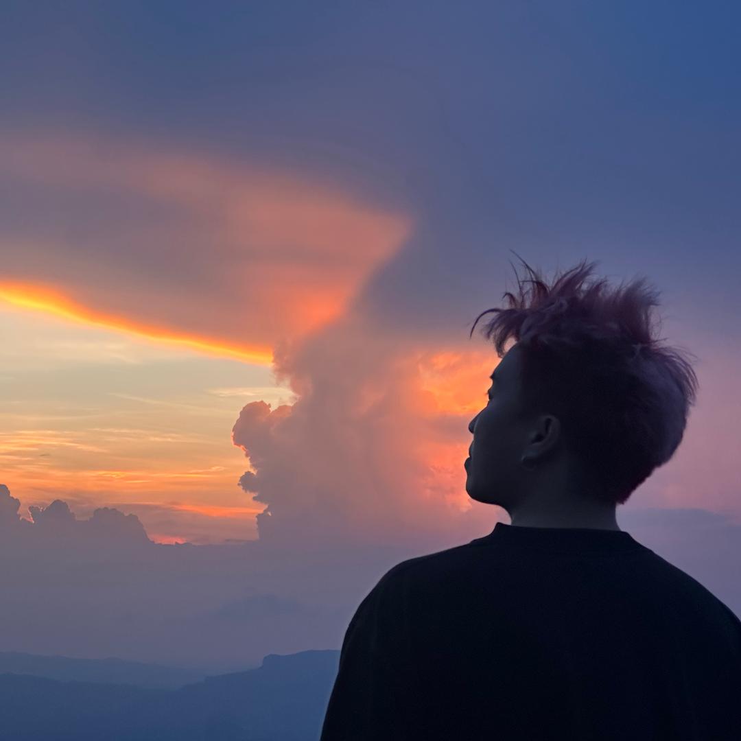 假装不是A KU🎵