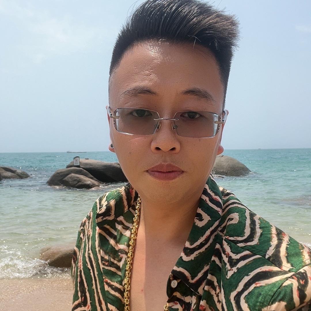 岑溪市兴旺汽保机油轮胎电瓶批发