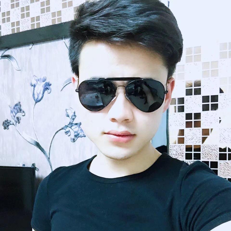 杨洋洋。