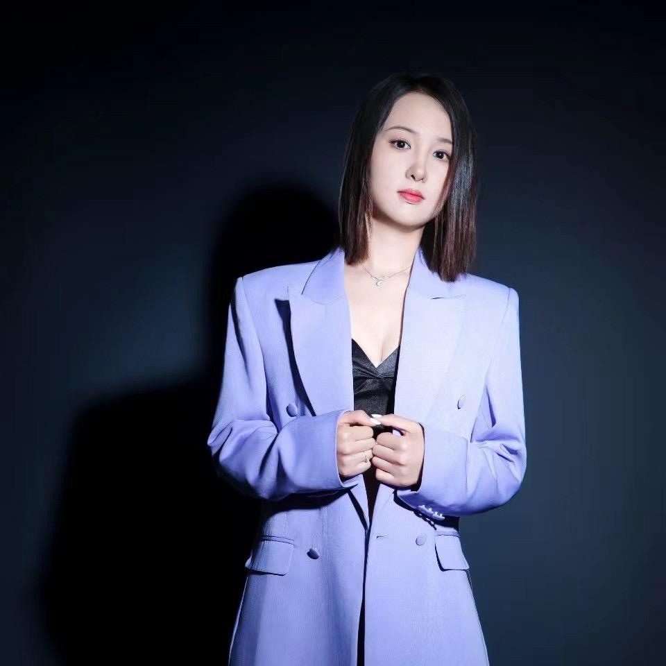 迪迪 ，