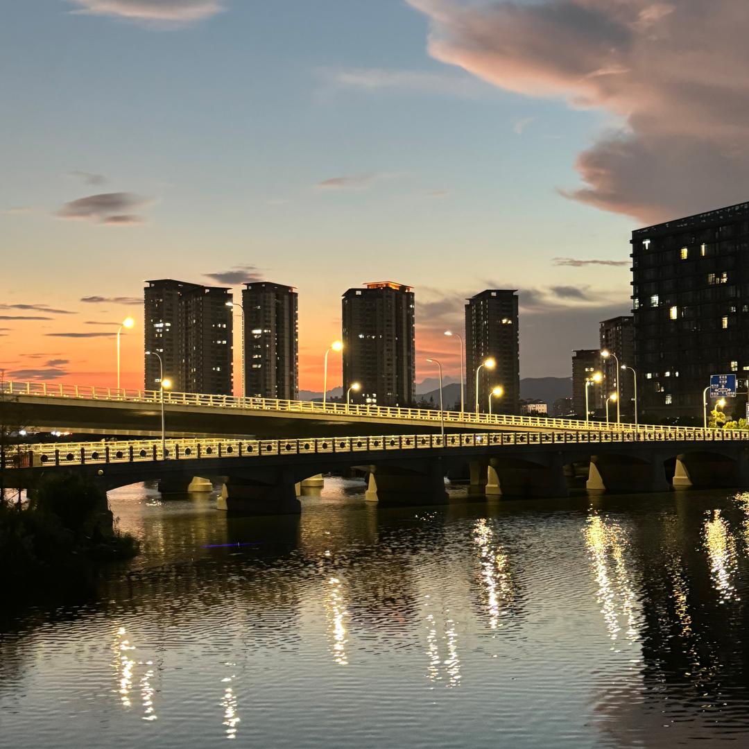 ～˚*̥(∗*⁰͈꒨⁰͈)*̥娜姐