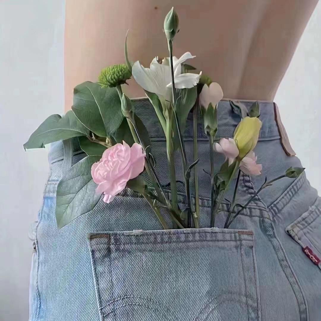 露💋
