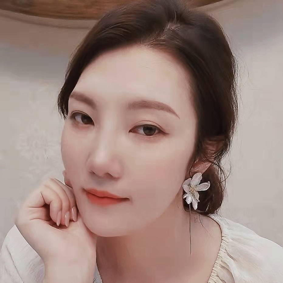 李伊爱收藏