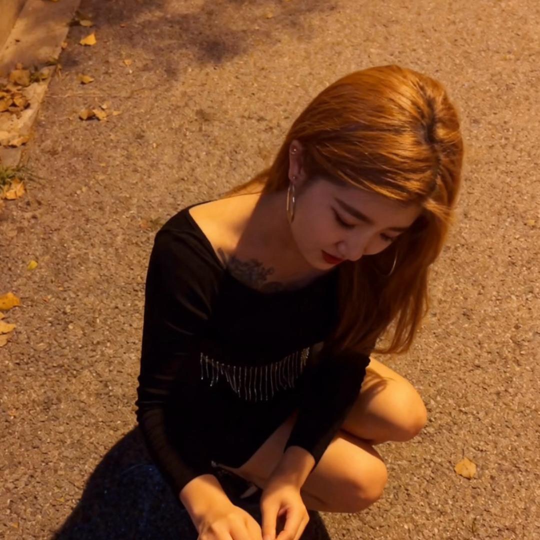 @y
