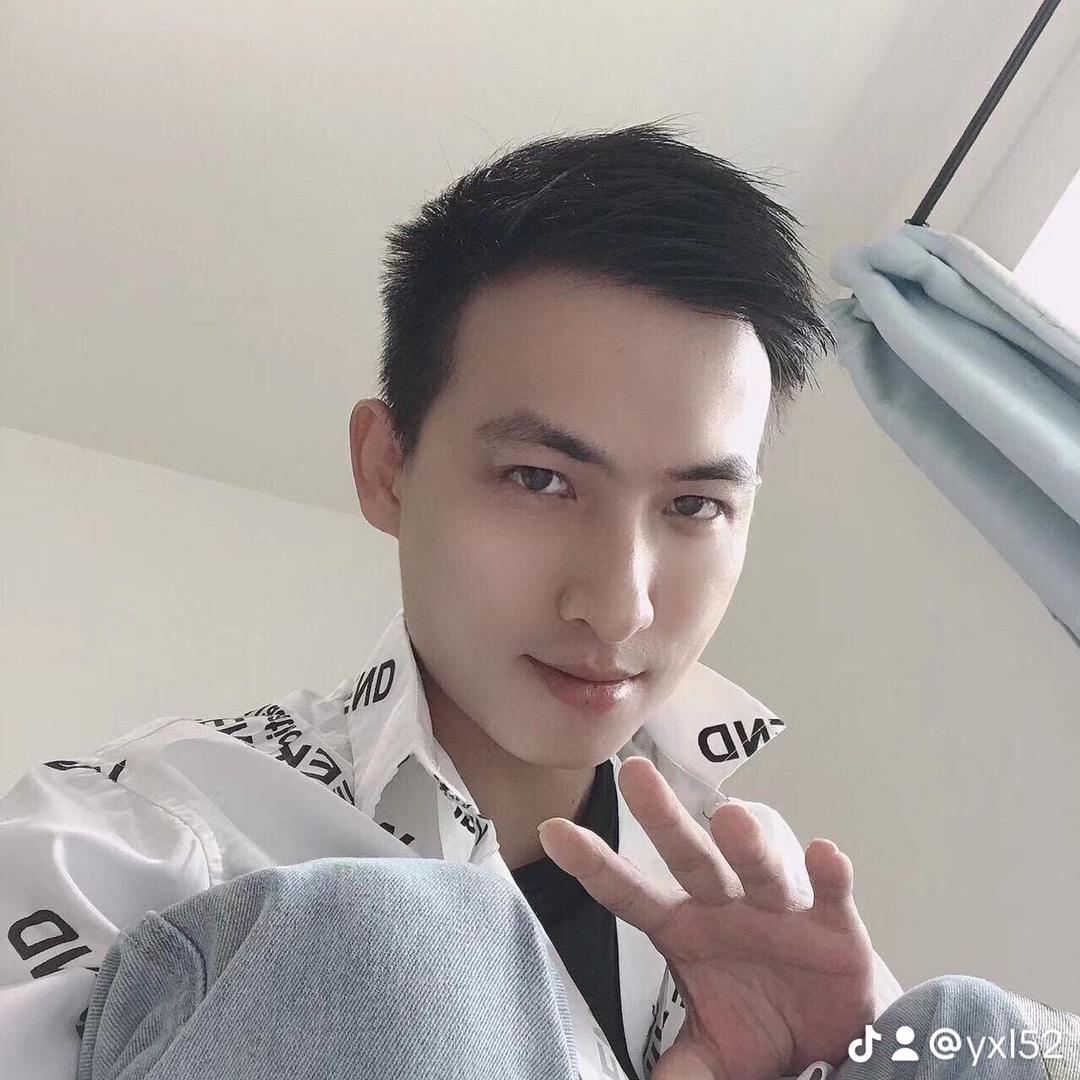 杨艺伟