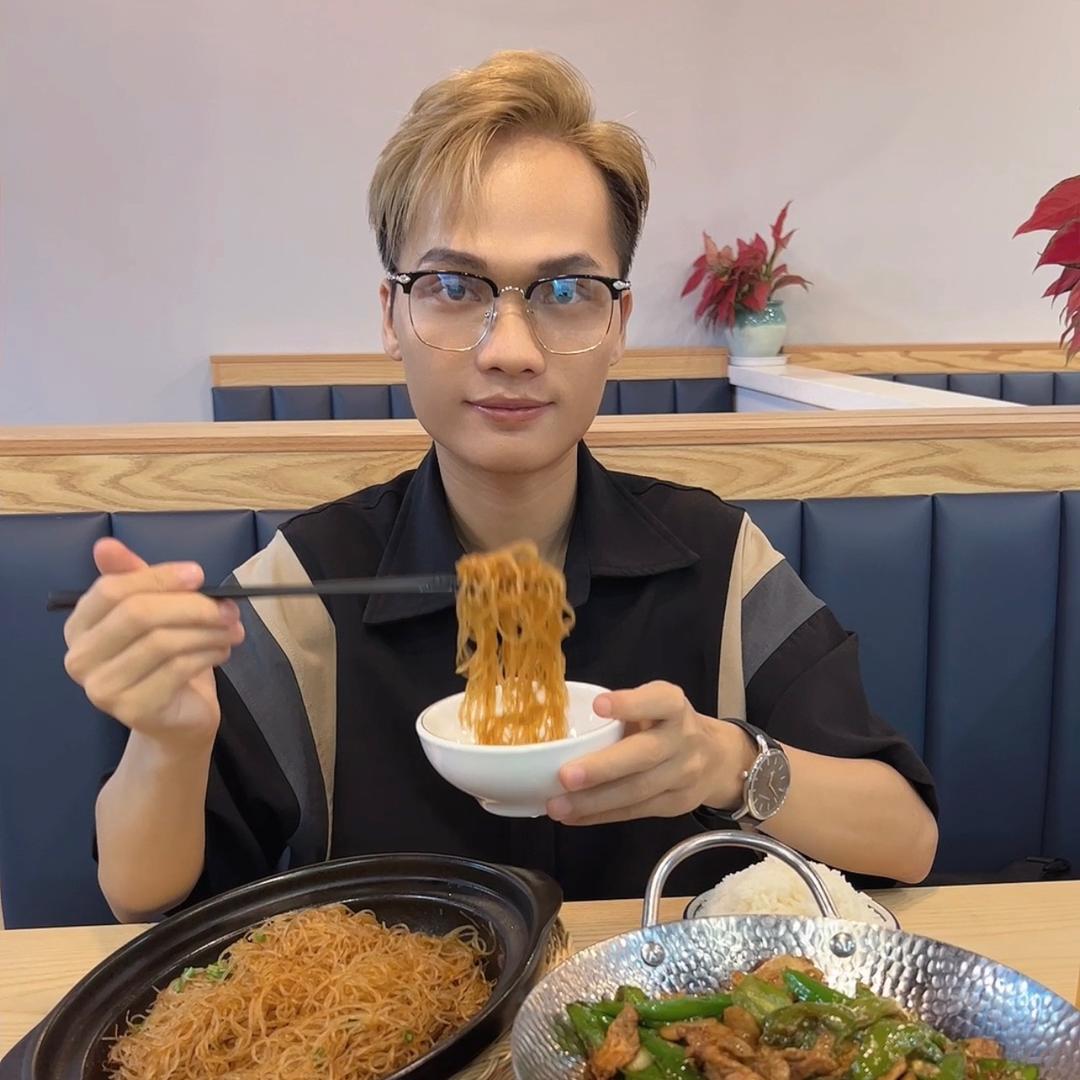 小雷吃喝玩乐