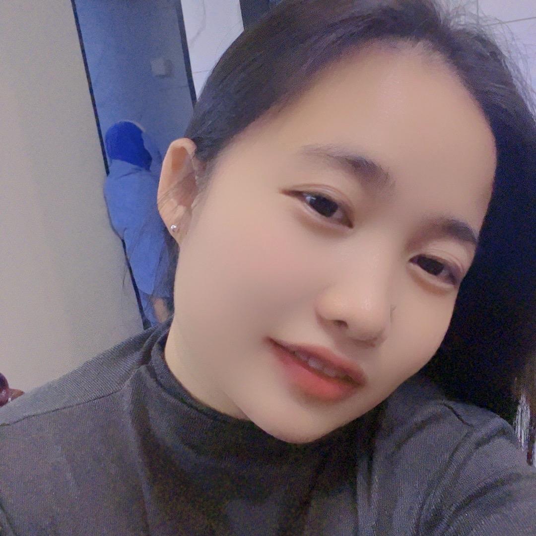 人潮拥挤我像多余💋