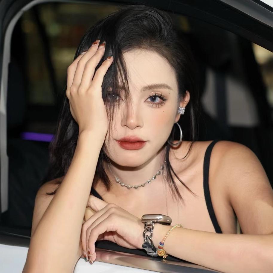 娜娜爱吃辣