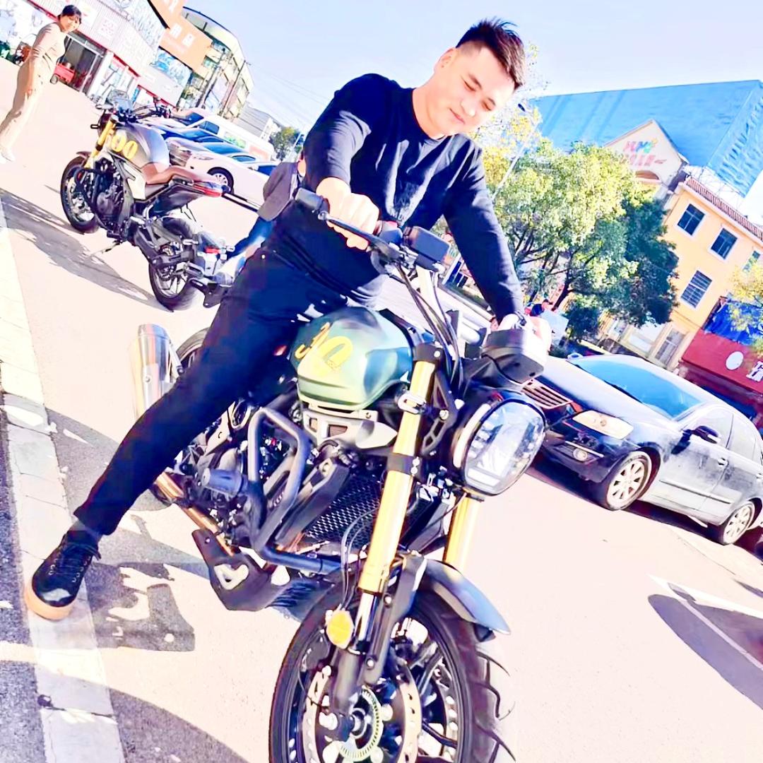 启铭电梯