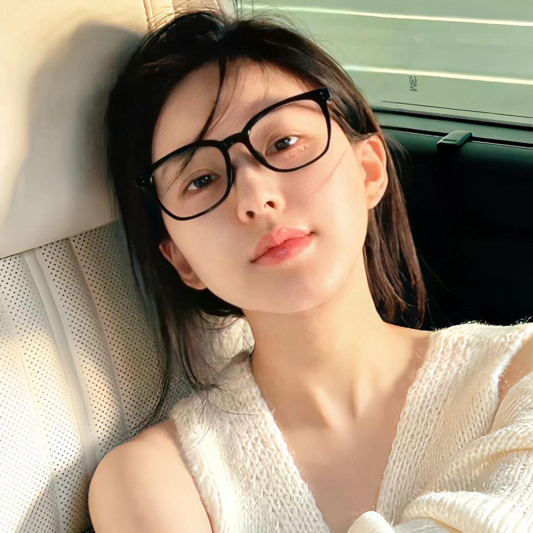 周周爱睡懒觉