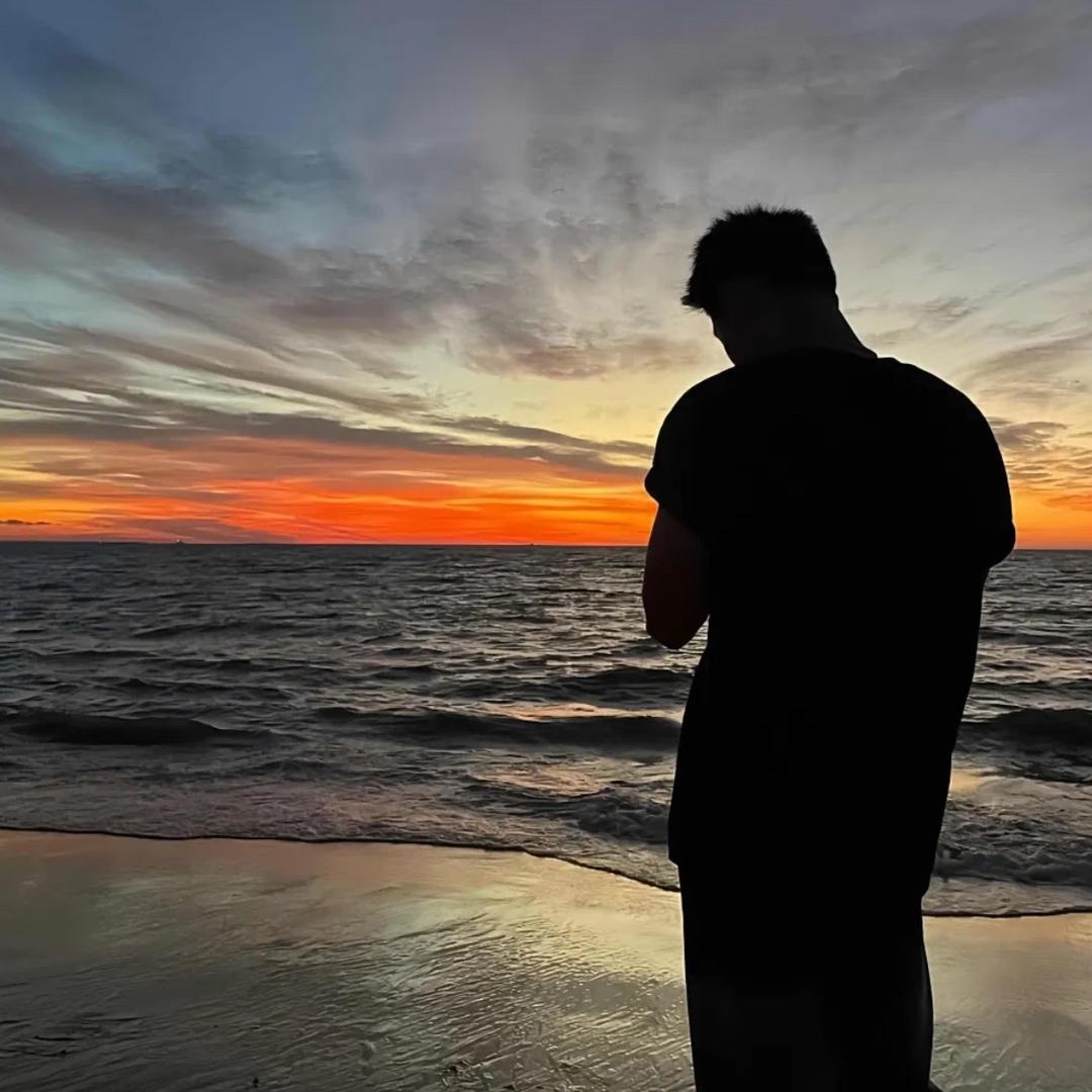 𝘼𝙪𝙧𝙤𝙧𝙖。