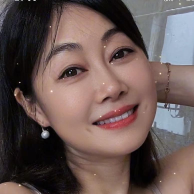 快乐的女霞