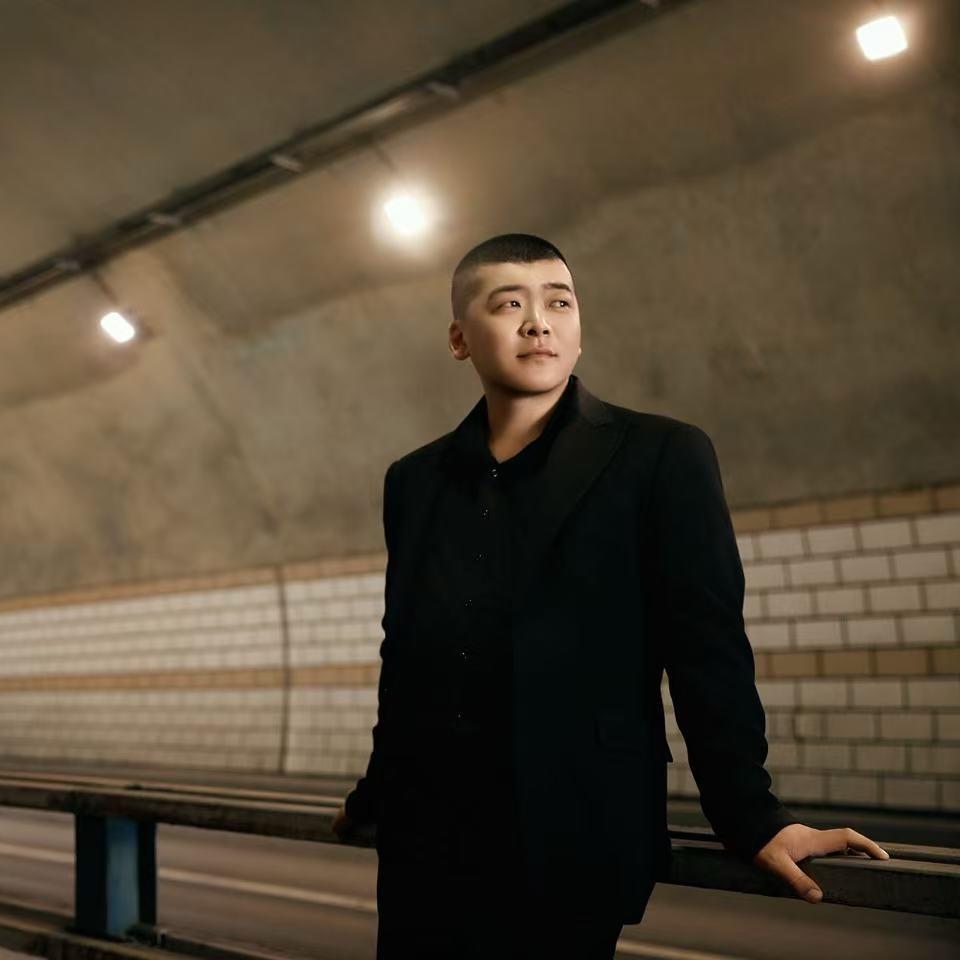 小张地摊，刚哥。