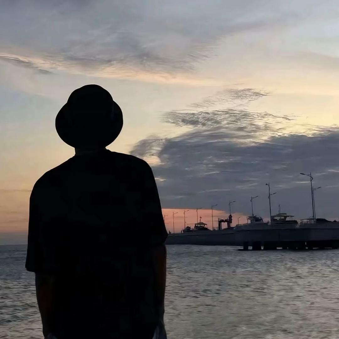 开挖机的小韩子