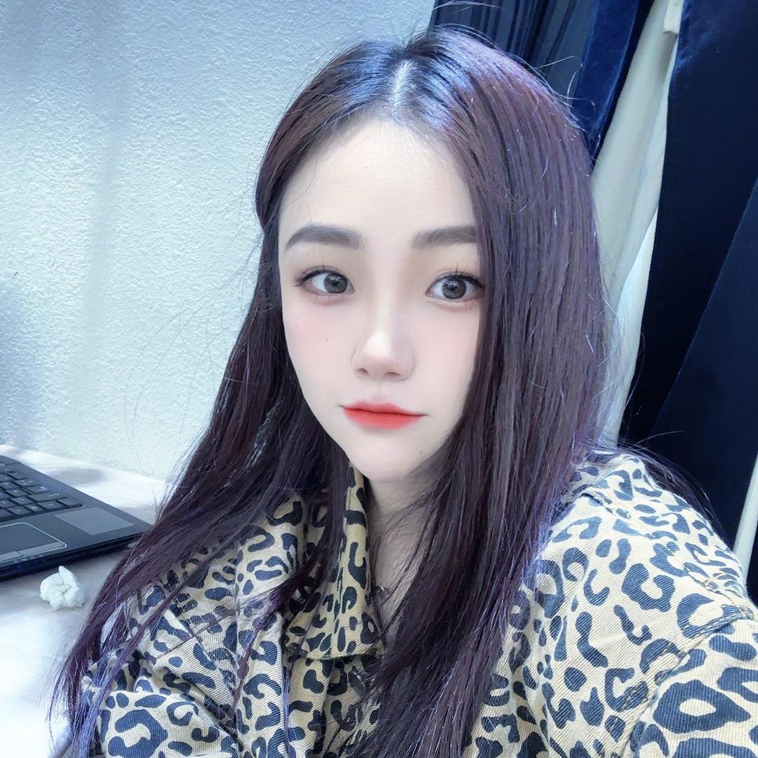 成都荷花池小小批发服饰