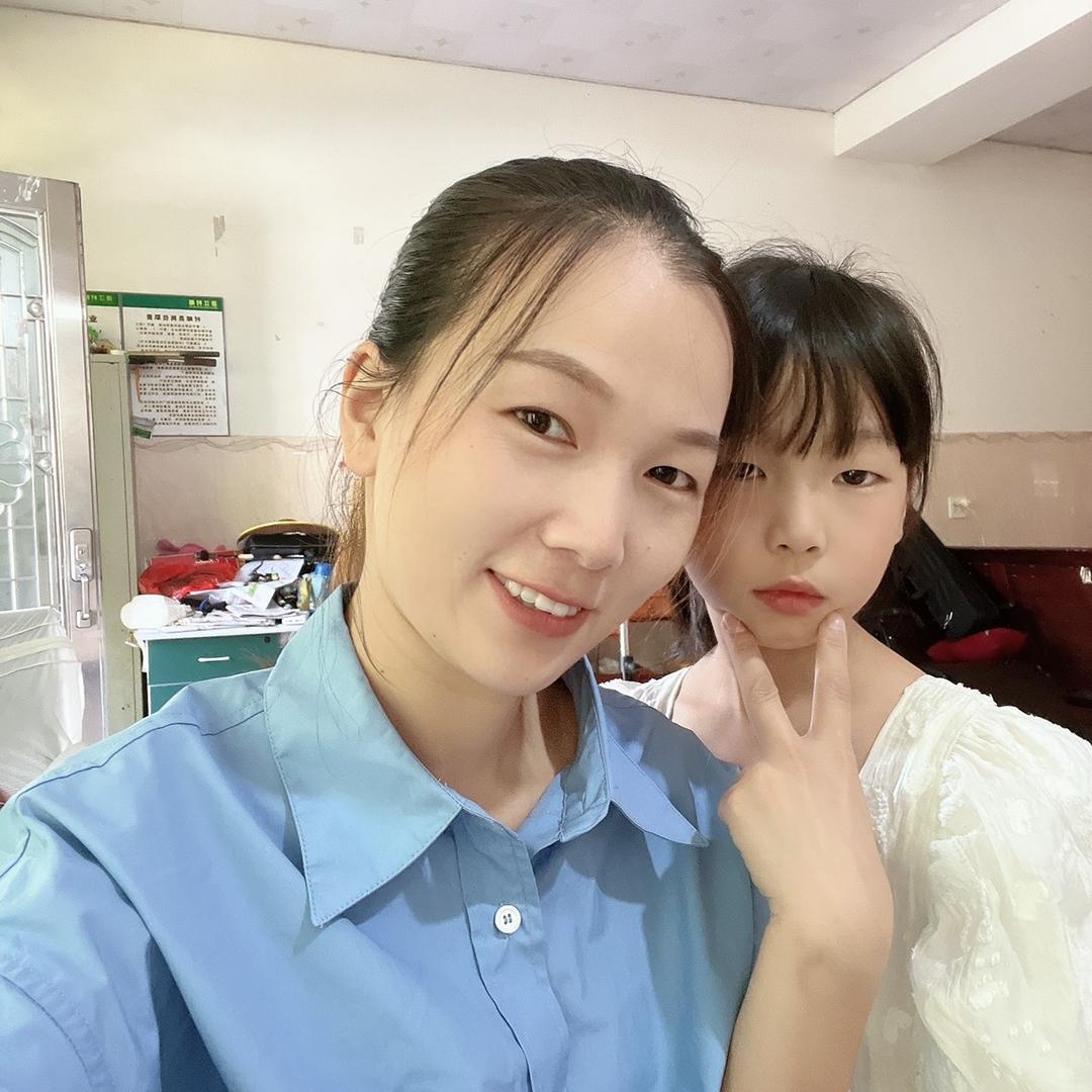 悠妮