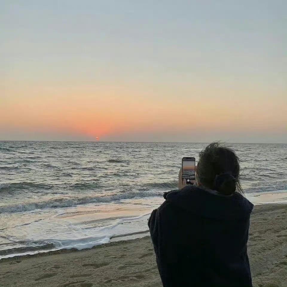 今晚早点睡_