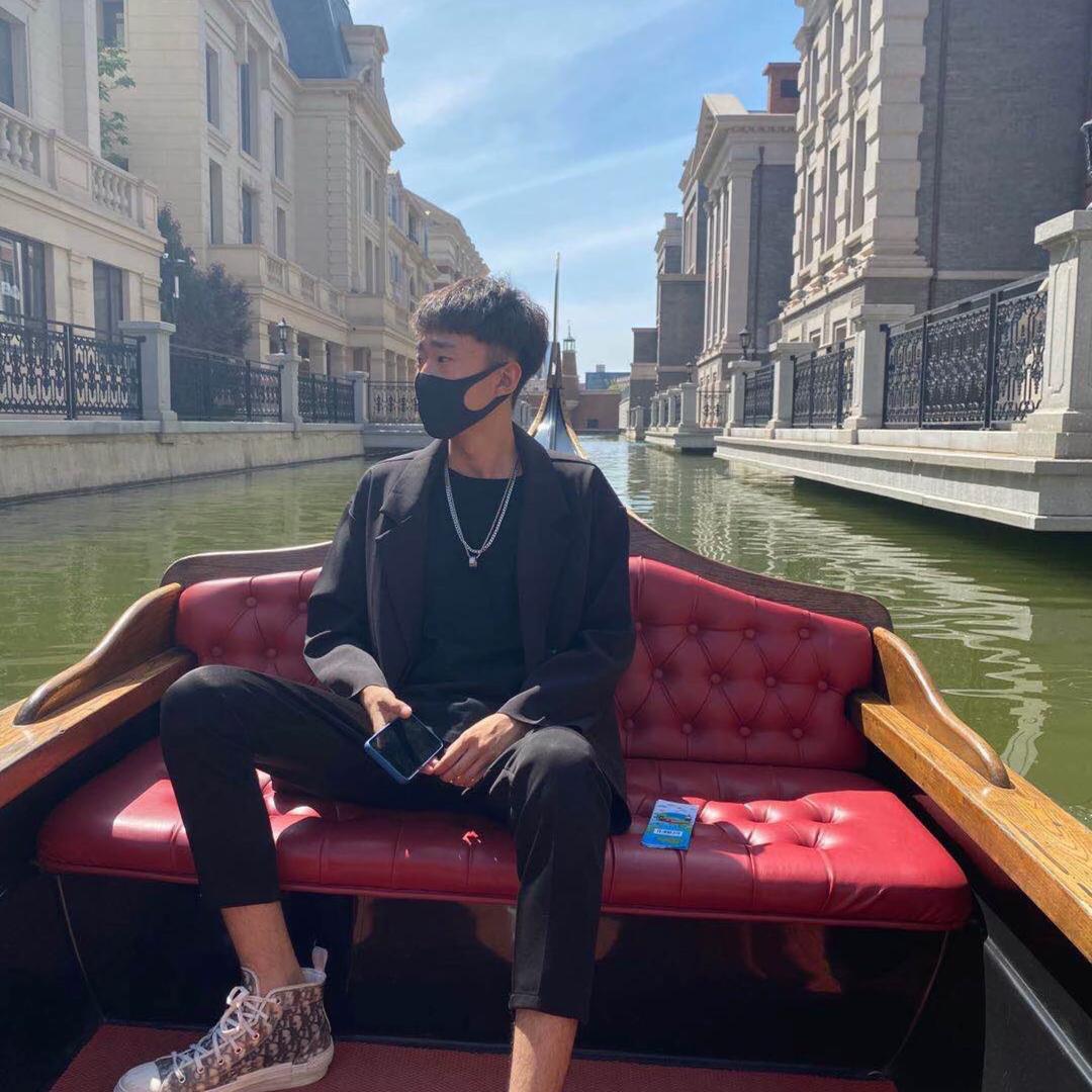 王昊。