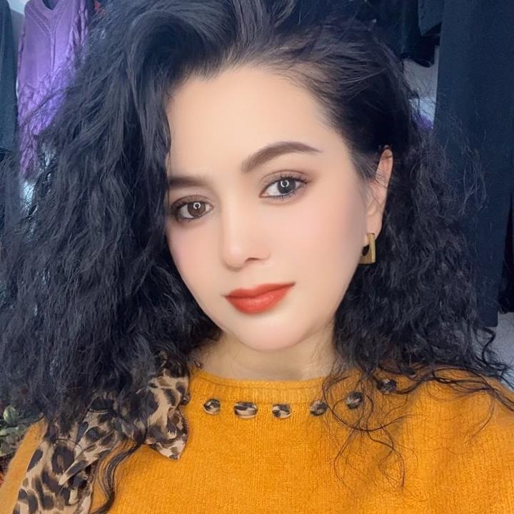 天山区解放南路巴哈尔古丽服装店