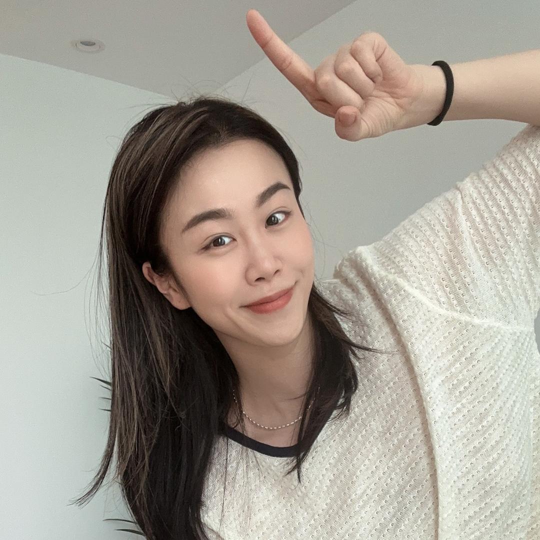 娜娜董穿搭