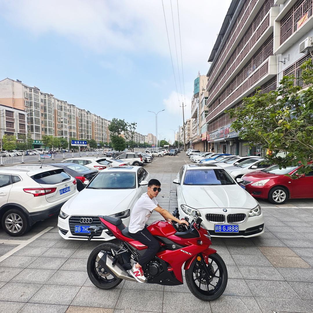 阿龙秒车信丰品尊二手车