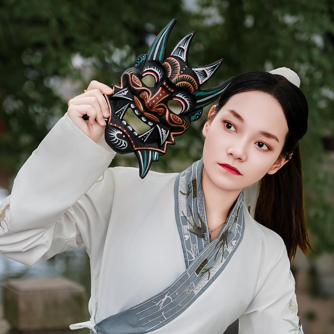是蒙尘吖