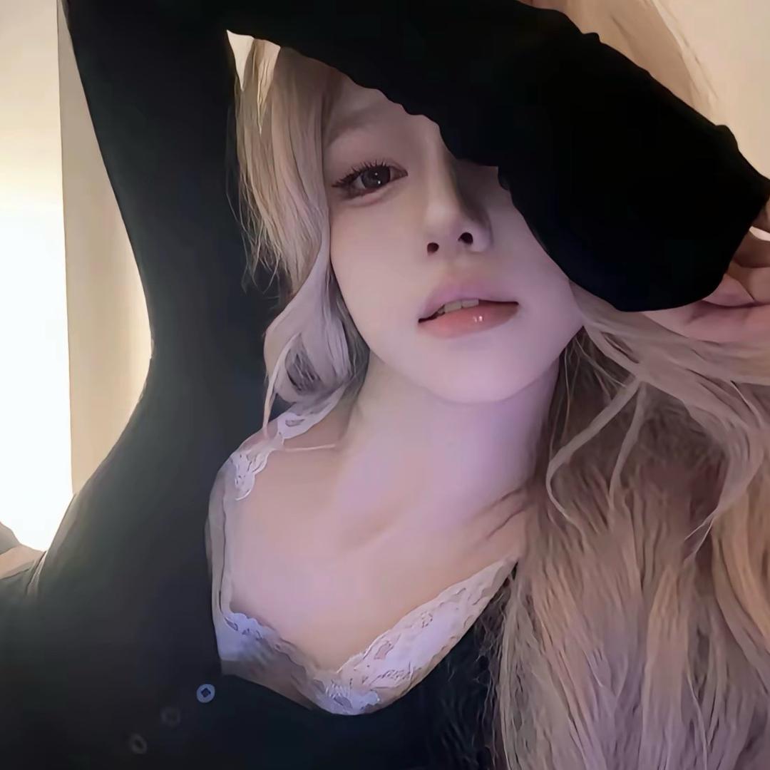 腼腆小美