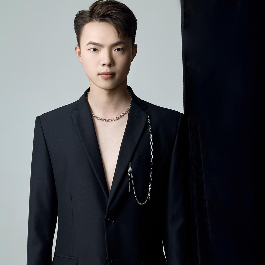 M68张宏发型设计