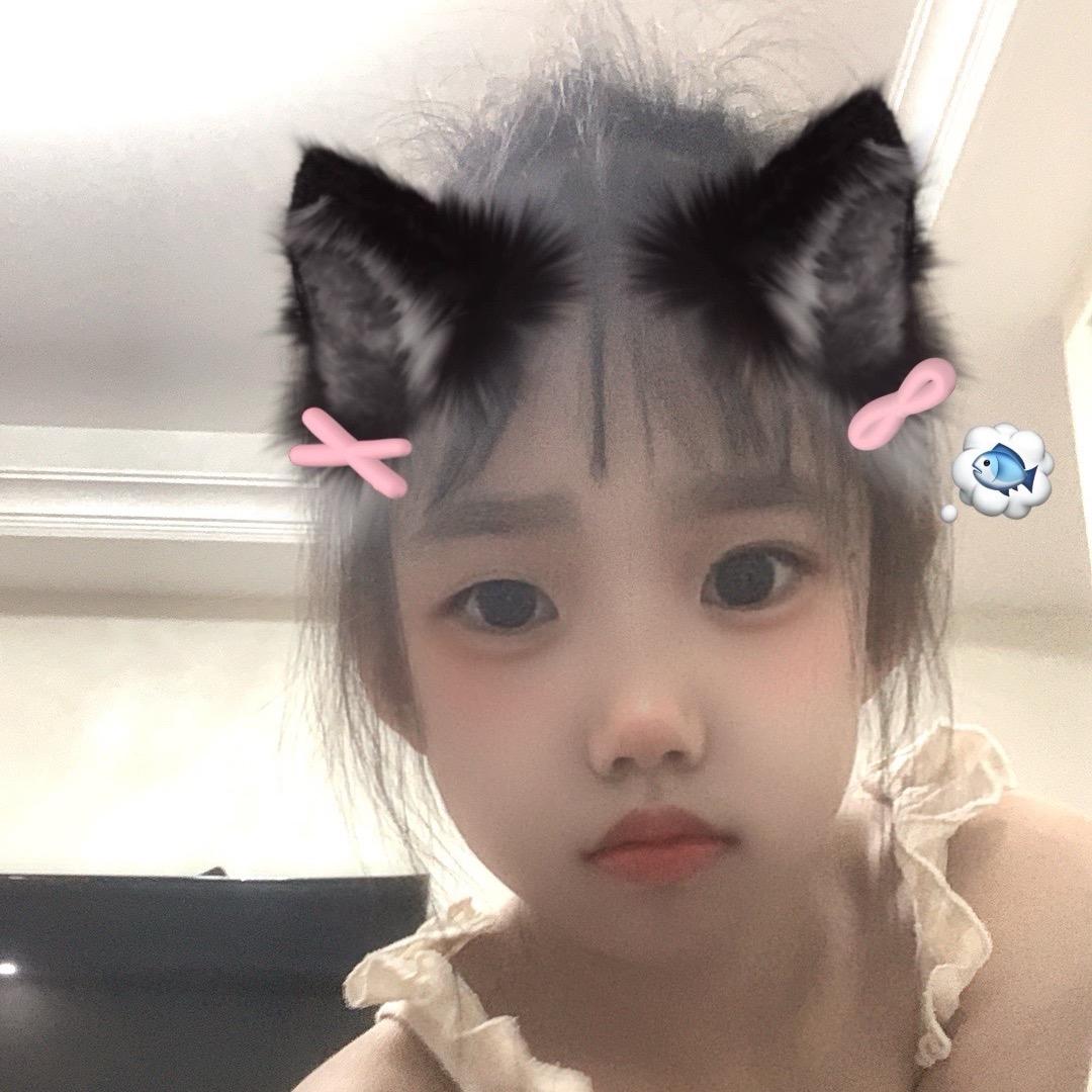 喜欢吃糖果的小苏染