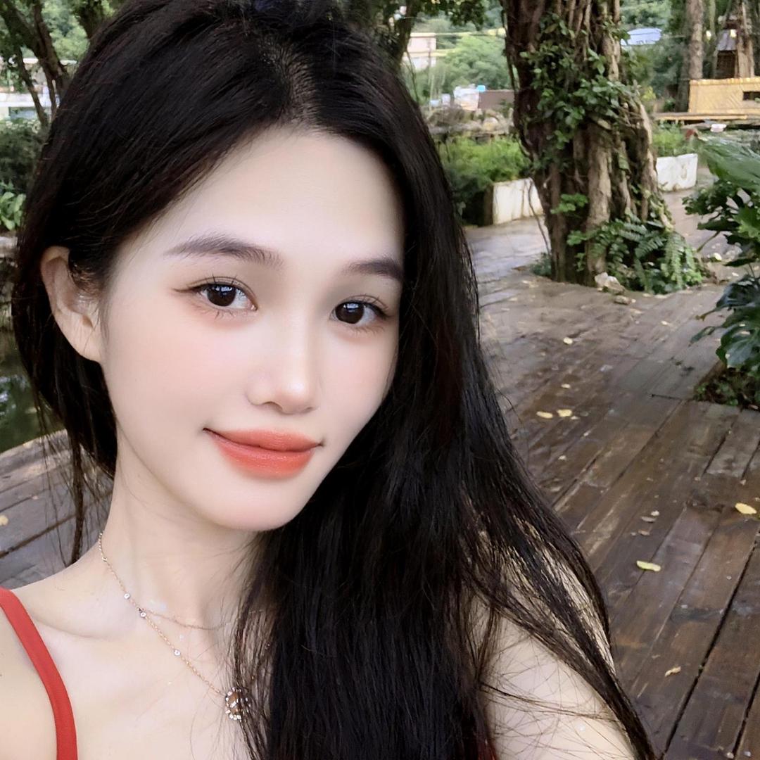 好一个乖乖女🤩