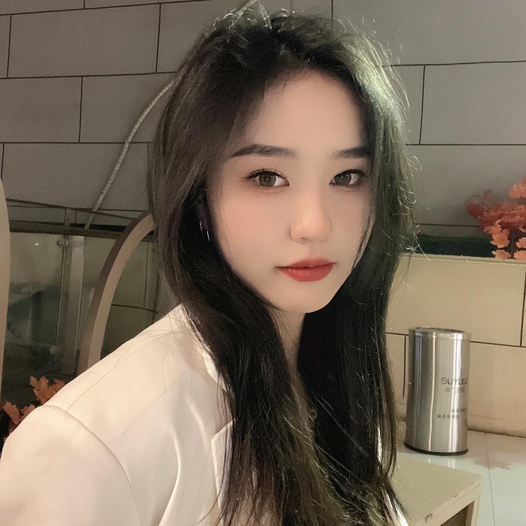 臭臭.