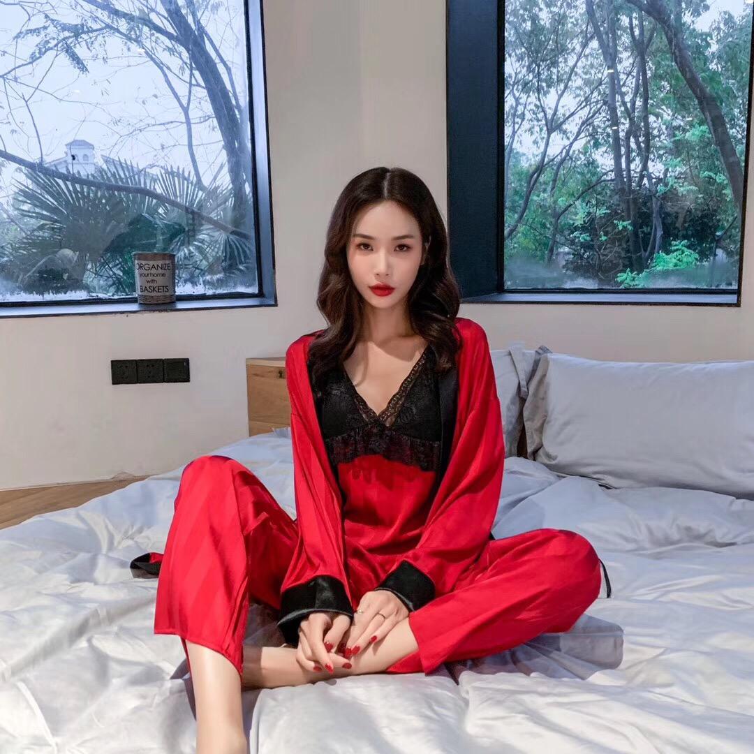 婷美内衣行，月光如水