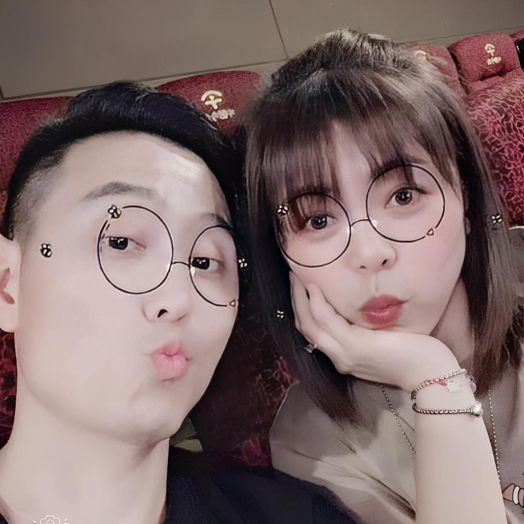 潼欣夫妇(晚上20:50）