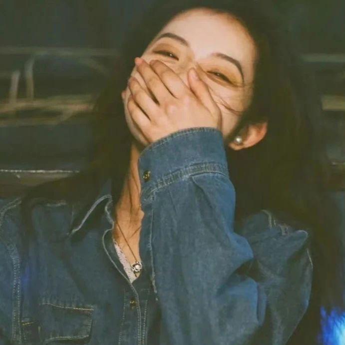 艾丽丝.莎