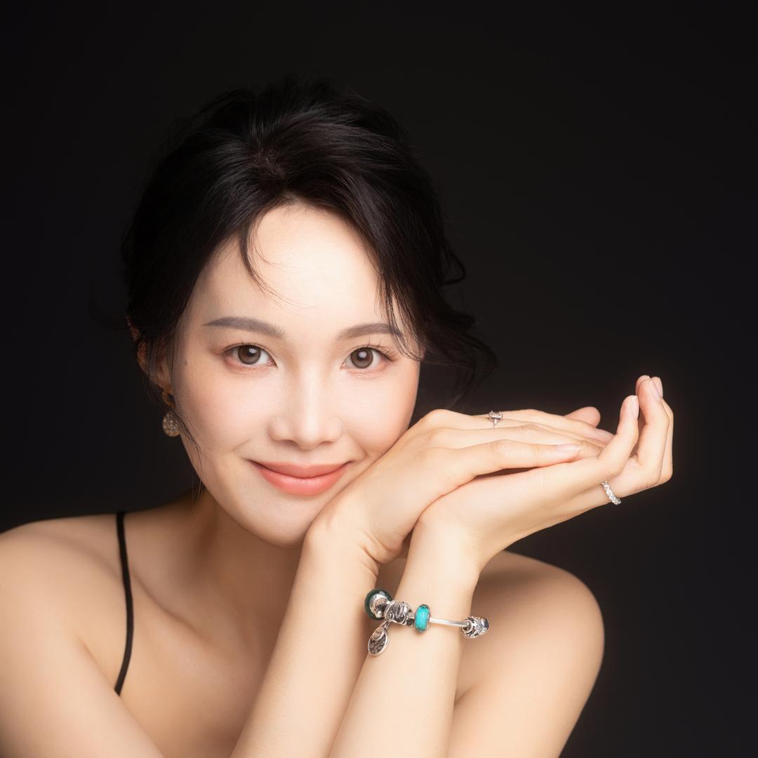 小何同学